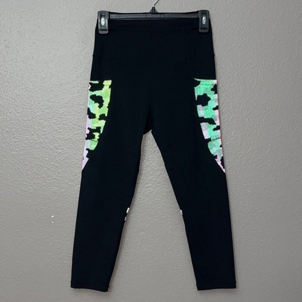 Zyia Active Woman’s Cropped Workout leggings Size 6-8